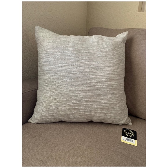 Two Pillow Covers in Beige/Gray/Gold - Picture 3 of 8